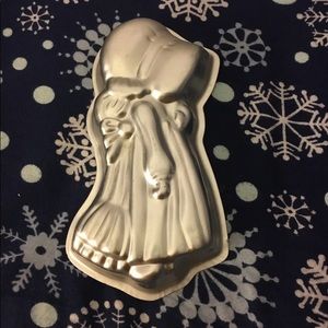 Small Wilton Holly Hobby Cake Pan